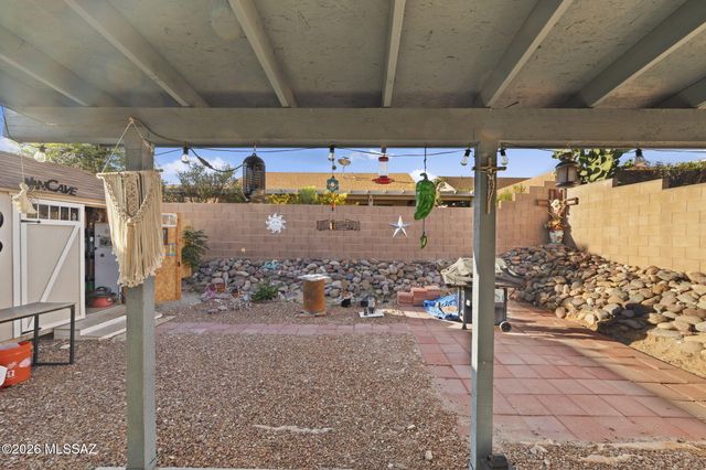 10095 E Autumnwind Place, Tucson, AZ 85730