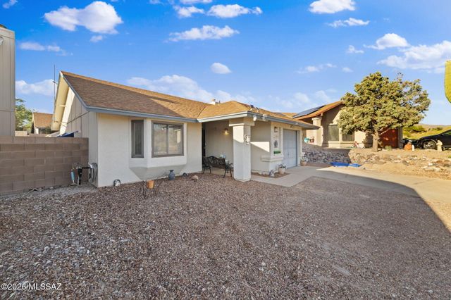 10095 E Autumnwind Place, Tucson, AZ 85730