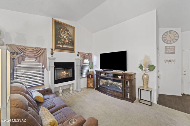10095 E Autumnwind Place, Tucson, AZ 85730