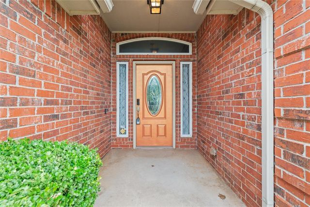 10204 SW 25th Street, Yukon, OK 73099