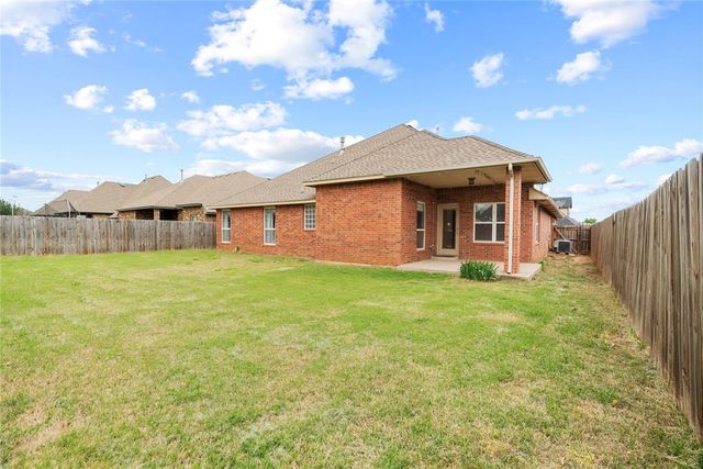 10204 SW 25th Street, Yukon, OK 73099