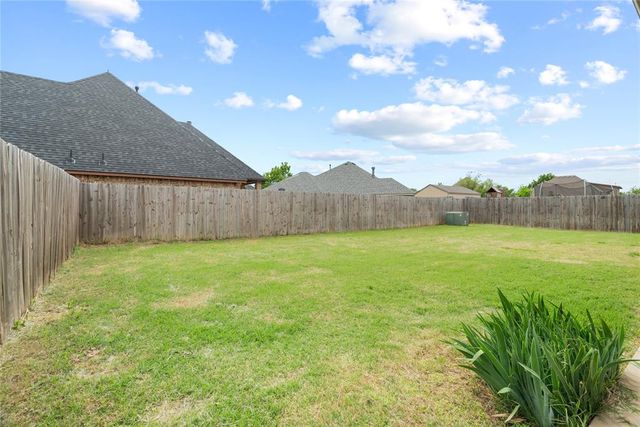 10204 SW 25th Street, Yukon, OK 73099