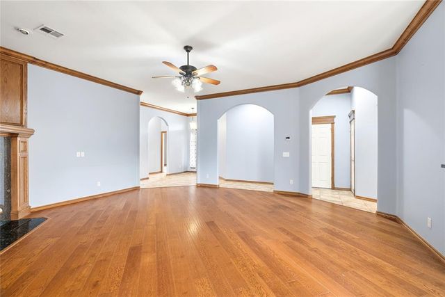 10204 SW 25th Street, Yukon, OK 73099