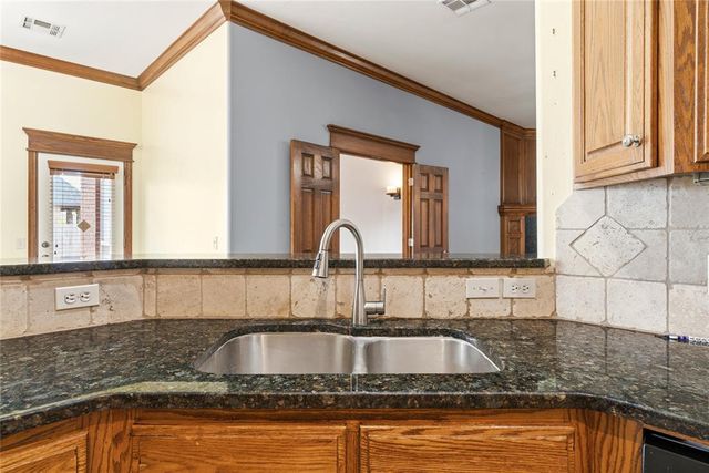 10204 SW 25th Street, Yukon, OK 73099