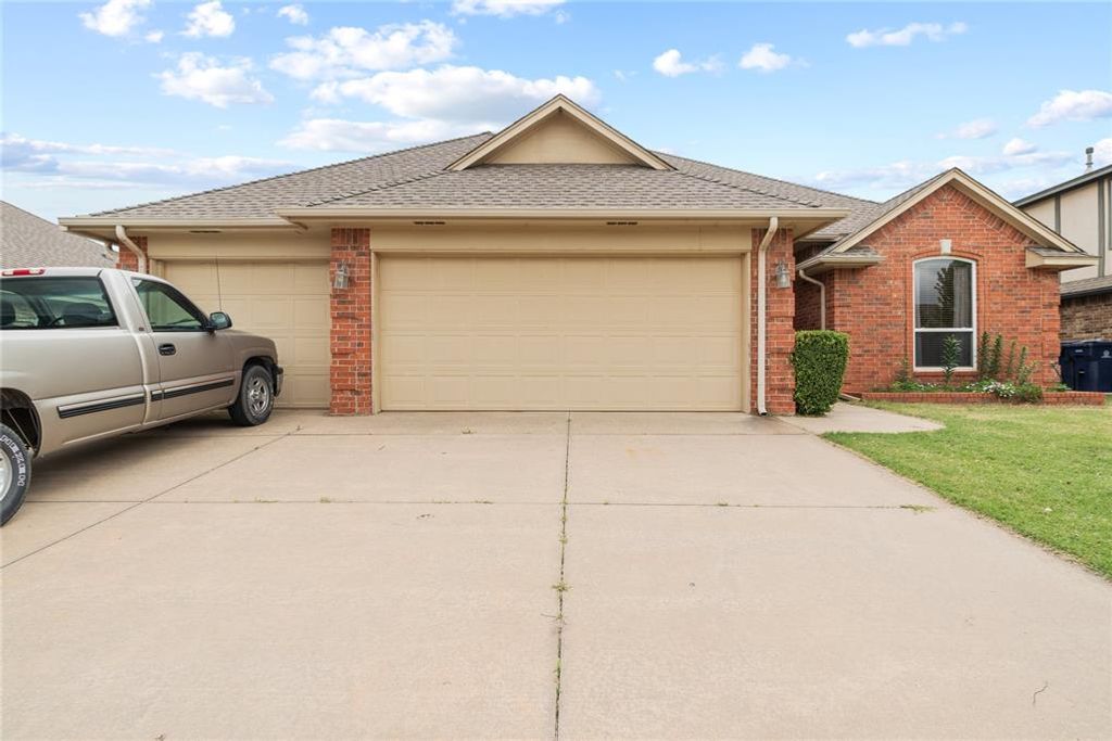 10204 SW 25th Street, Yukon, OK 73099