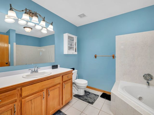 1675 Nelson Road, New Lenox, IL 60451