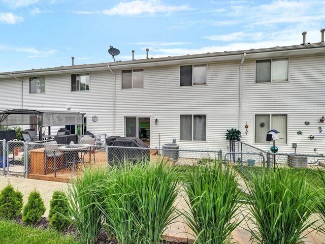 1675 Nelson Road, New Lenox, IL 60451
