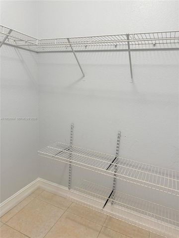 7200 NW 179th St 111, Hialeah, FL 33015