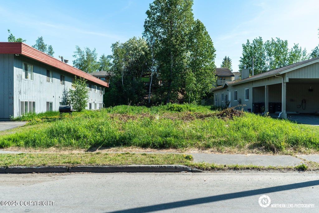 426 E 11th Avenue, Anchorage, AK 99501