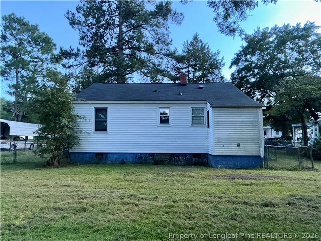 505 E Sixth Avenue, Raeford, NC 28376