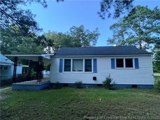 505 E Sixth Avenue, Raeford, NC 28376