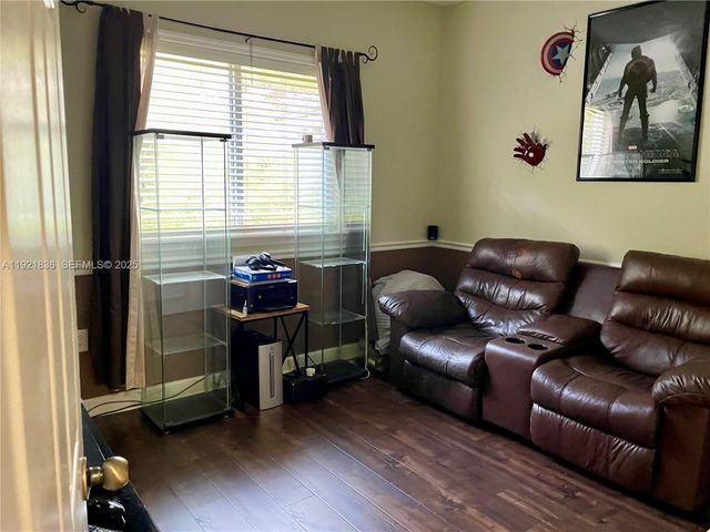 3121 SE 2nd Dr, Homestead, FL 33033