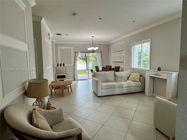 3121 SE 2nd Dr, Homestead, FL 33033