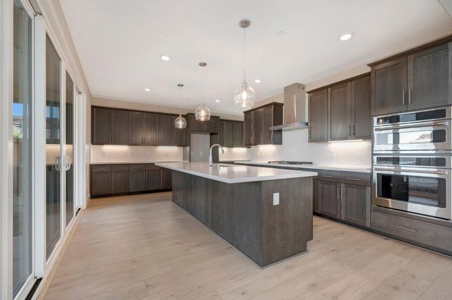 916 Caprock Ln, Bickford Ranch, CA 95648
