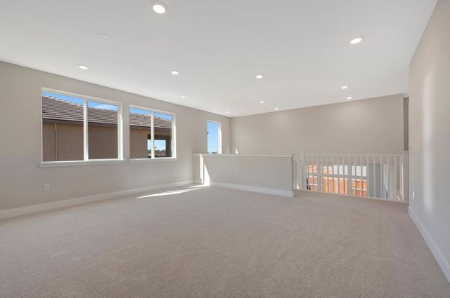 916 Caprock Ln, Bickford Ranch, CA 95648