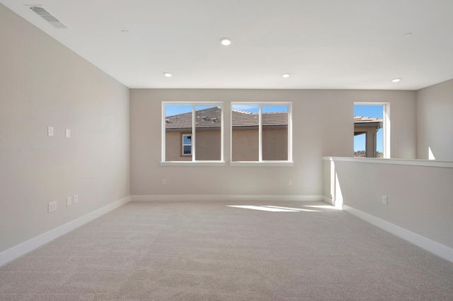 916 Caprock Ln, Bickford Ranch, CA 95648