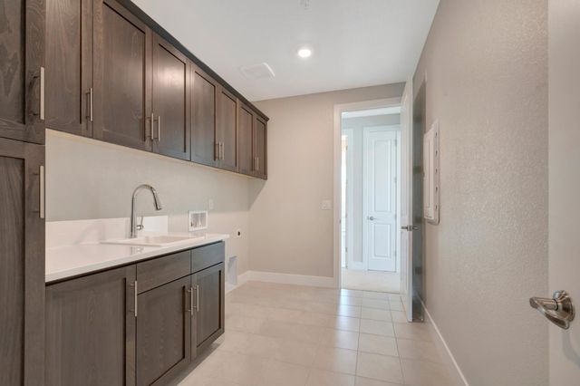 916 Caprock Ln, Bickford Ranch, CA 95648