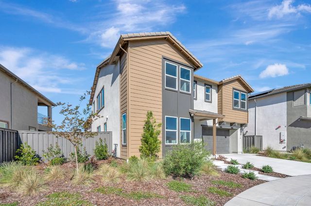 916 Caprock Ln, Bickford Ranch, CA 95648