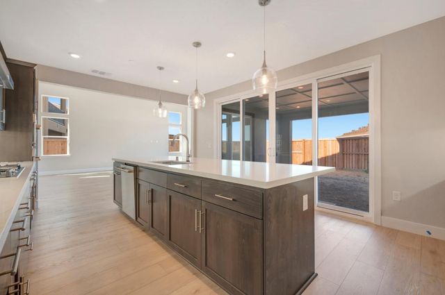 916 Caprock Ln, Bickford Ranch, CA 95648