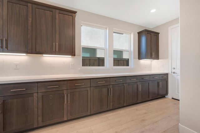 916 Caprock Ln, Bickford Ranch, CA 95648