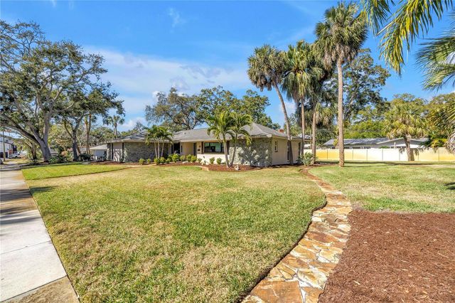 8261 28TH AVENUE N, St Petersburg, FL 33710