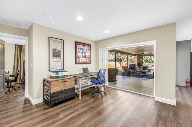 8261 28TH AVENUE N, St Petersburg, FL 33710