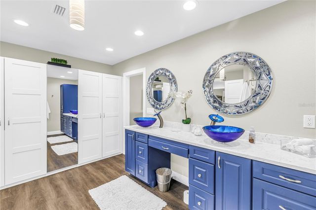 8261 28TH AVENUE N, St Petersburg, FL 33710