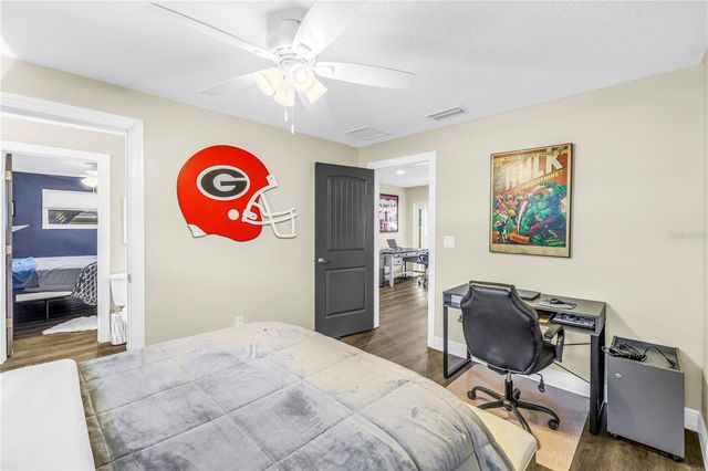 8261 28TH AVENUE N, St Petersburg, FL 33710