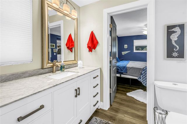 8261 28TH AVENUE N, St Petersburg, FL 33710