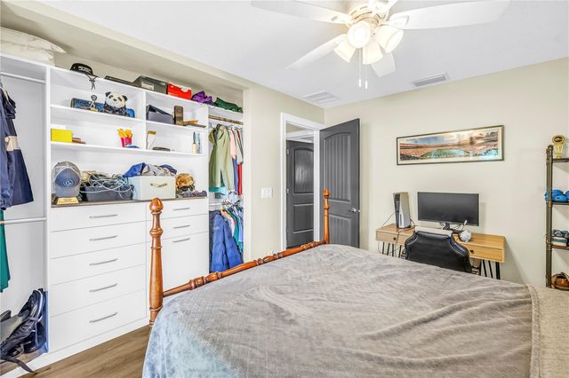 8261 28TH AVENUE N, St Petersburg, FL 33710