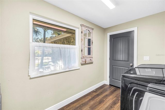 8261 28TH AVENUE N, St Petersburg, FL 33710