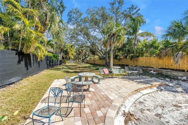 8261 28TH AVENUE N, St Petersburg, FL 33710