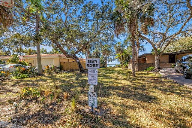 8261 28TH AVENUE N, St Petersburg, FL 33710