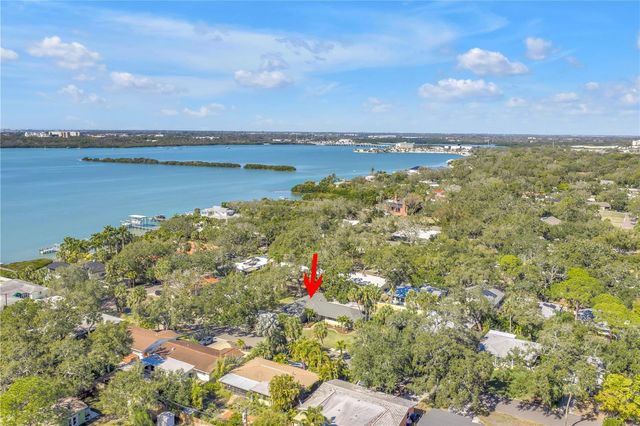 8261 28TH AVENUE N, St Petersburg, FL 33710