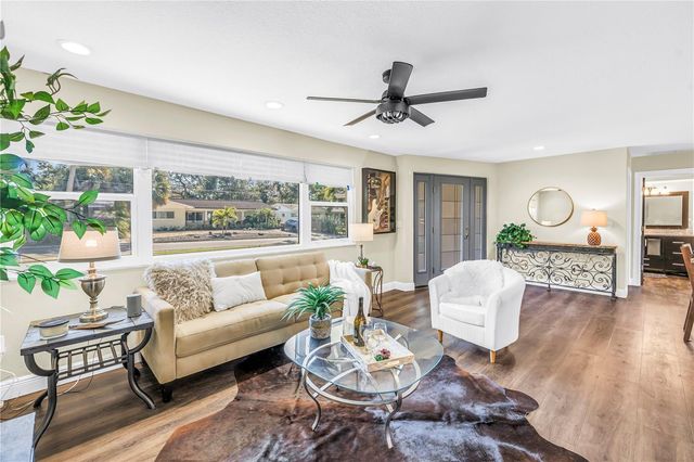 8261 28TH AVENUE N, St Petersburg, FL 33710