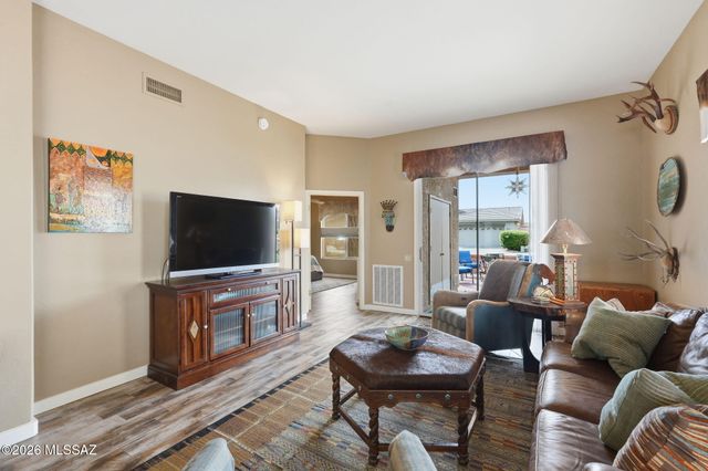 1940 W Demetrie Loop, Green Valley, AZ 85622