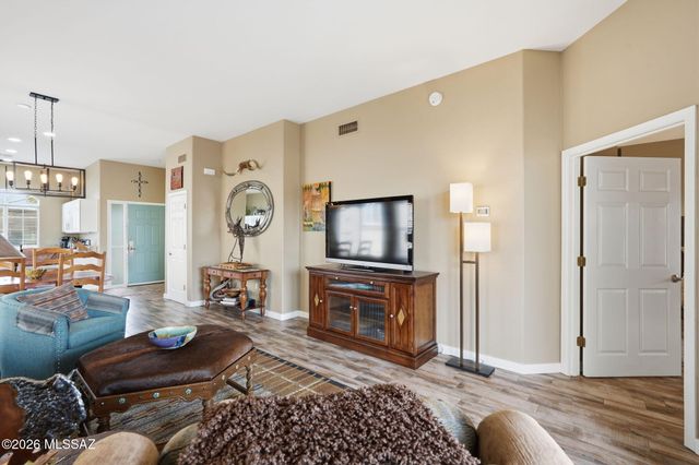 1940 W Demetrie Loop, Green Valley, AZ 85622