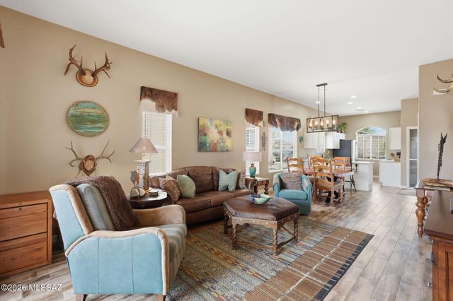 1940 W Demetrie Loop, Green Valley, AZ 85622