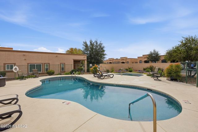 1940 W Demetrie Loop, Green Valley, AZ 85622