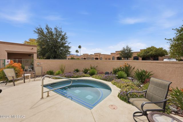 1940 W Demetrie Loop, Green Valley, AZ 85622