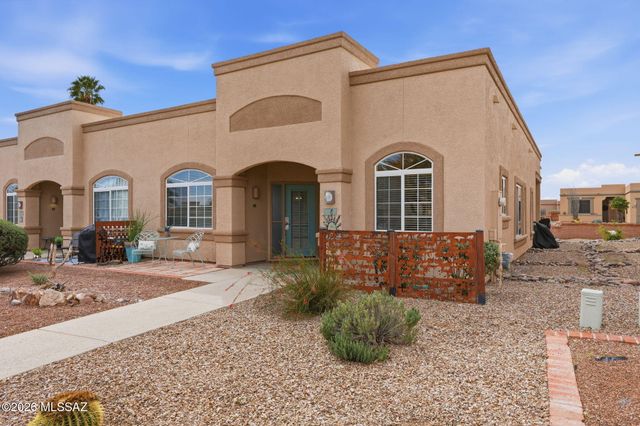 1940 W Demetrie Loop, Green Valley, AZ 85622