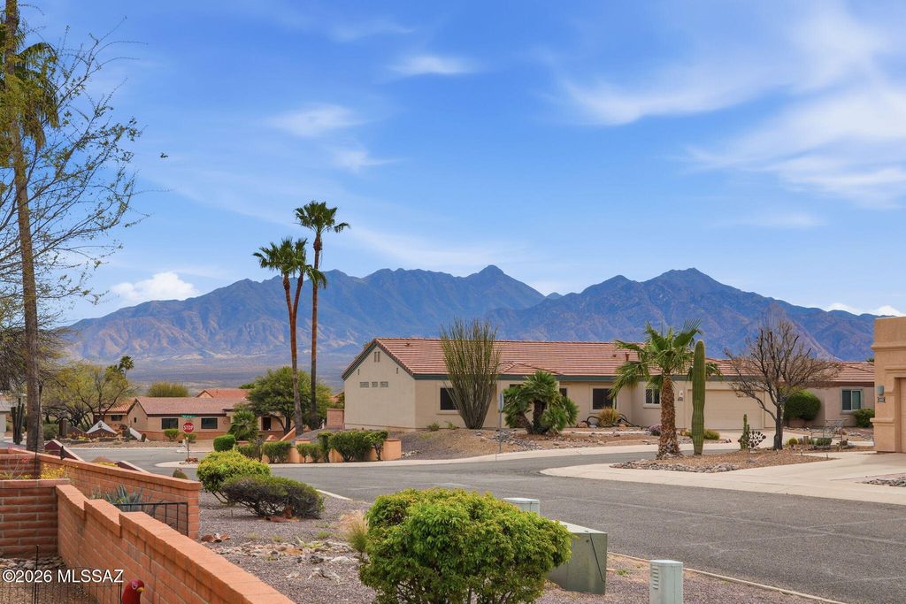 1940 W Demetrie Loop, Green Valley, AZ 85622