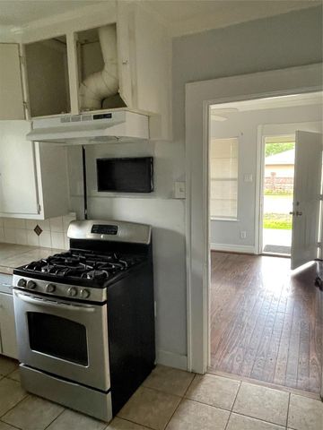 3815 Baden Street, Houston, TX 77009