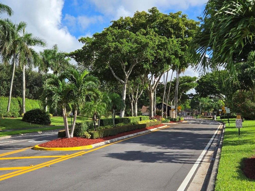 8223 Springlake Dr 8223, Boca Raton, FL 33496