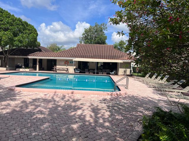 5314 NE 6TH Avenue F20, Oakland Park, FL 33334