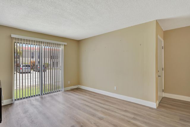 5314 NE 6TH Avenue F20, Oakland Park, FL 33334