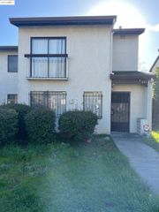 9737 Hillgrade Ct, Oakland, CA 94603
