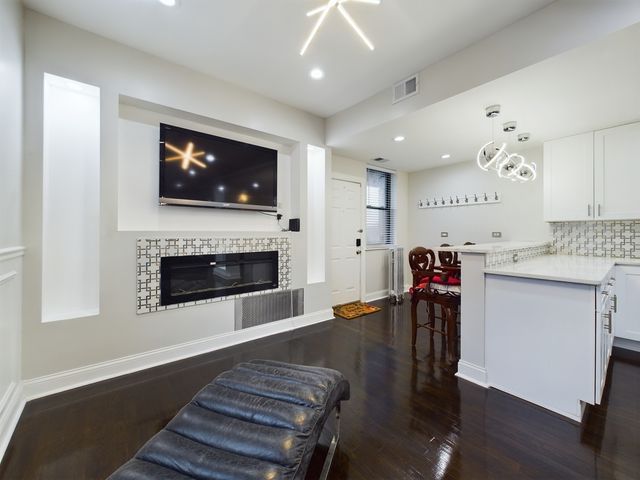 5005 S Prairie Avenue 5005C, Chicago, IL 60615