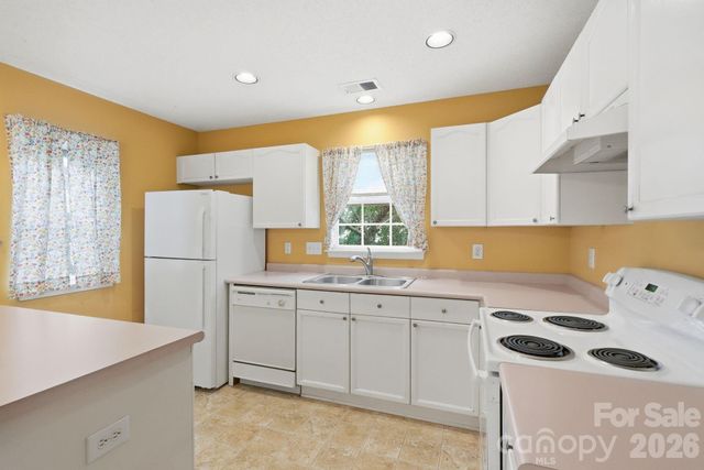 636 Emerald Cove Drive, Charlotte, NC 28262