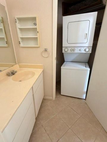 7901 Cambridge Street 123, Houston, TX 77054